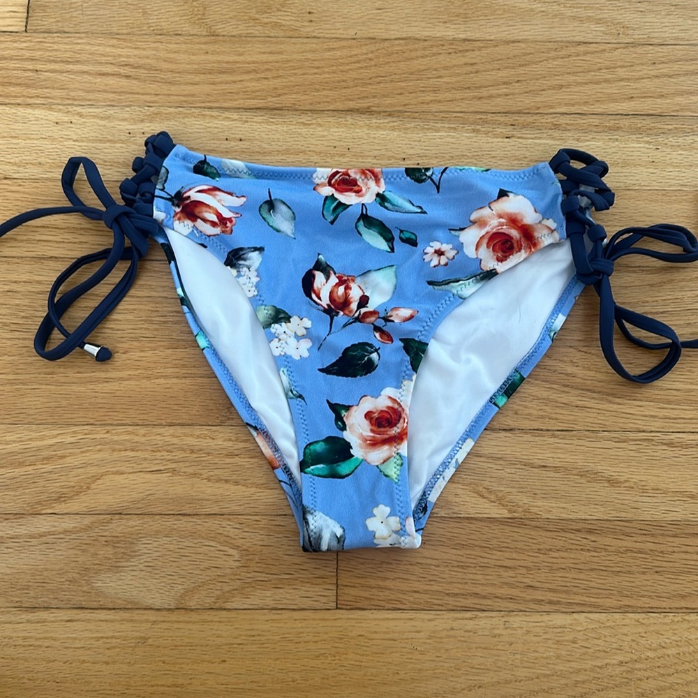 Bikini bottoms -EUC